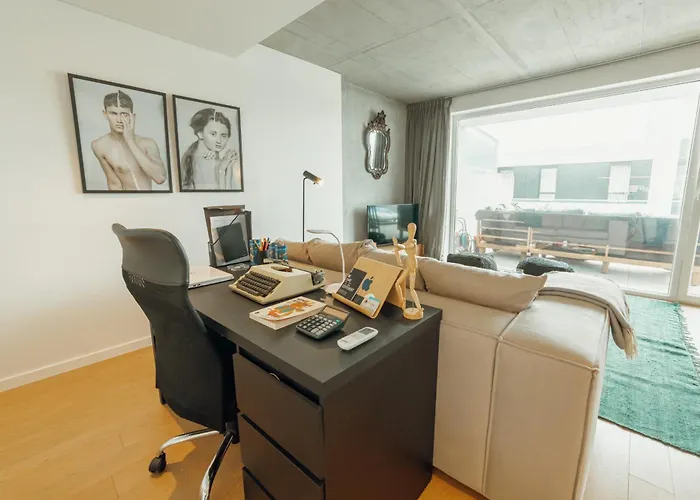 アパート & Sun By Vacationy *